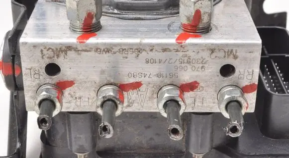 Suzuki Vitara (LY) ABS Pump 5611074SB0