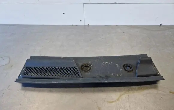 Mercedes-Benz B W246 W242 Wiper trim A2468300900