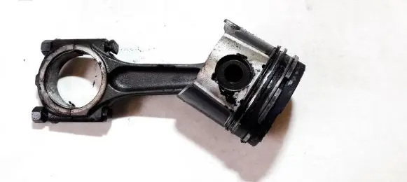 Citroen Xsara Picasso Piston with connecting rod
