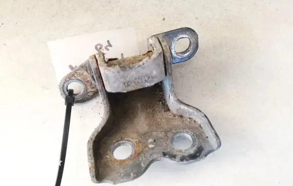 Toyota Corolla Verso E121 Front door upper hinge
