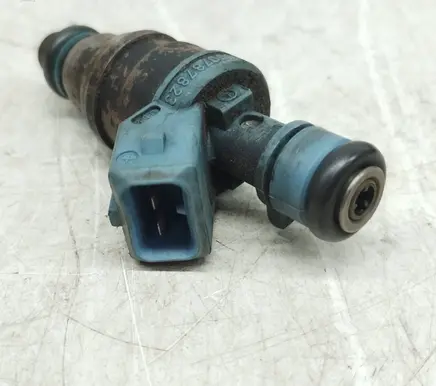 Mercedes-Benz E W124 Fuel injector 0000787823 A0000787823 0280155207