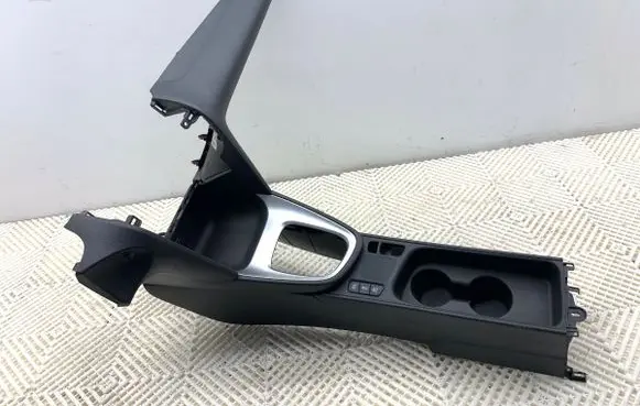 Toyota Yaris Cross Center console