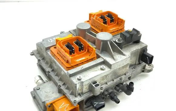 Voltage converter inverter
