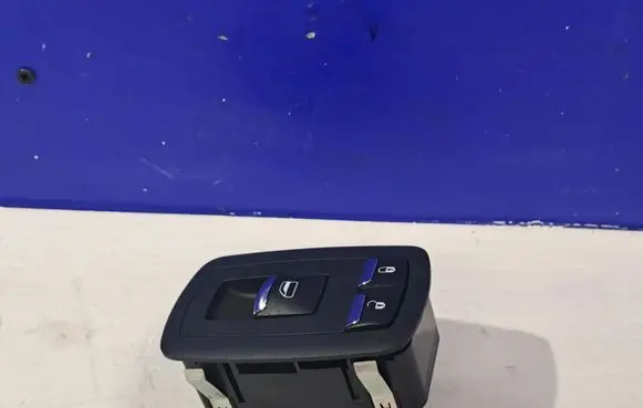Maserati Ghibli Electric window control switch 670025405