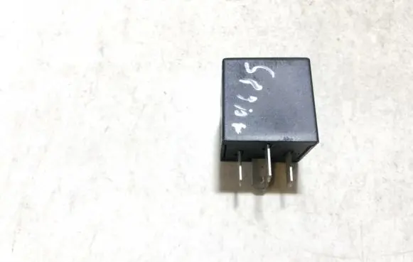 Volkswagen Golf III Other relay 191955529
