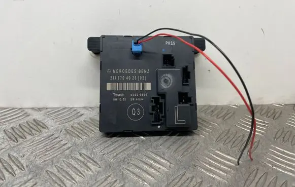Mercedes-Benz E W211 Door control unit/module 2118704026