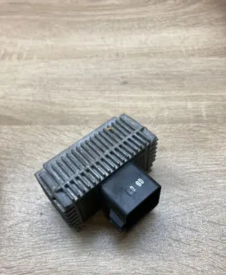 Opel Vectra B Glow plug pre-heat relay 09132691