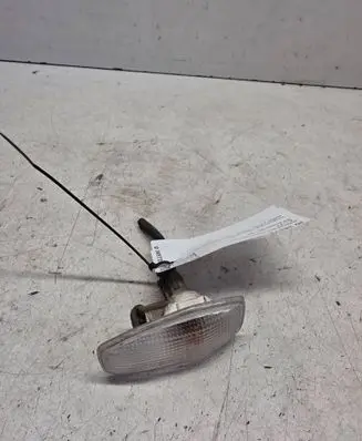 KIA Sorento Front fender indicator light 923033B1
