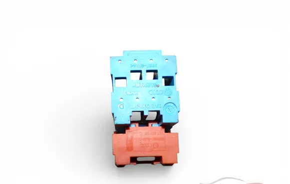 Volkswagen Transporter - Caravelle T4 Fuse module 3A0937517 3A0937517D