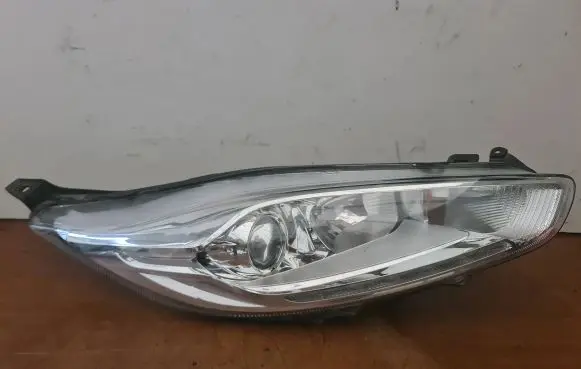 Ford Fiesta Headlight/headlamp C1BB13w029
