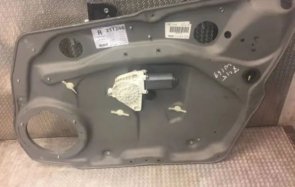 Mercedes-Benz A W169 Front door window regulator with motor 1697203079 A1697203079