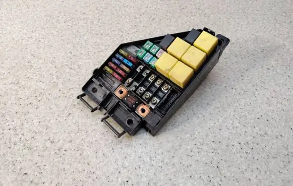 MG ZR Fuse box set YQE000720