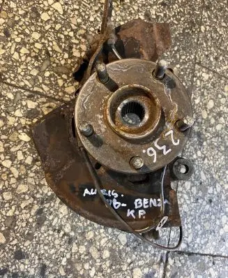 Toyota Auris 150 Front wheel hub