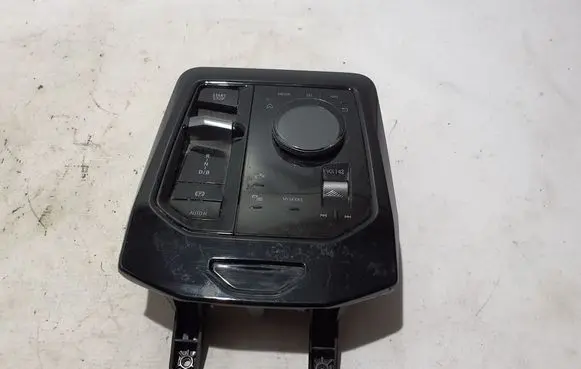 BMW i5 G60 Gear shifter/selector 65825A8FF80