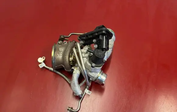 BMW X1 U11 Turbo 7952755