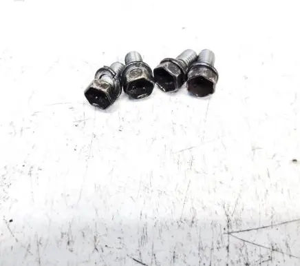 Toyota Corolla Verso AR10 Nuts/bolts 