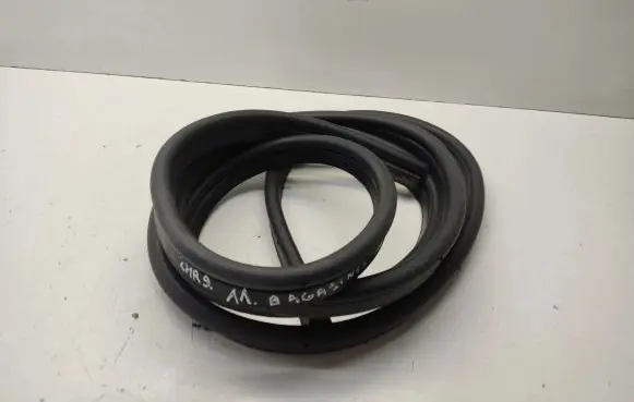 Chrysler 300 - 300C Trunk rubber seal (body) 