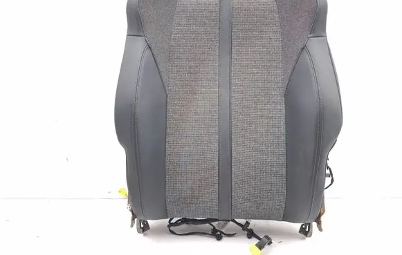 Peugeot 5008 II Front passenger seat
