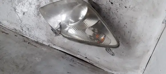 Toyota Corolla Verso E121 Headlight/headlamp UP1600F20