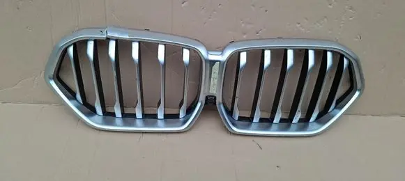 BMW X6 G06 Front grill 7481387 7481386