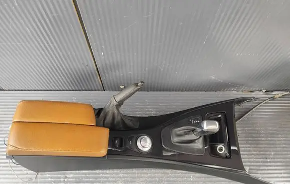 BMW 3 E92 E93 Center console 7548037
