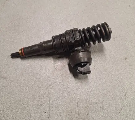 Audi A3 S3 8L Fuel injector 038130073AL