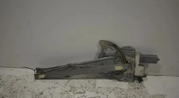 Toyota Corolla E120 E130 Front door window regulator with motor 992046100