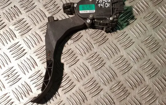 Skoda Fabia Mk1 (6Y) Accelerator throttle pedal 6Q1721503C