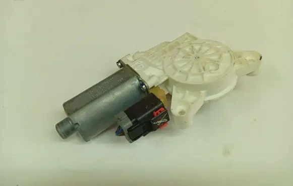 Chrysler Sebring (JS) Front door window regulator motor 0130821467