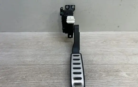 Porsche Cayenne (92A) Accelerator throttle pedal 95542302340 7L0723507D 95542321010