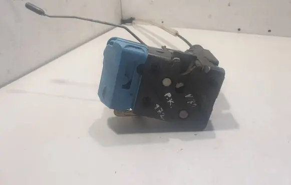 Volvo V70 Front door lock 30634614