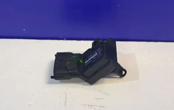 Volvo S60 Air pressure sensor 8677288 0261230090