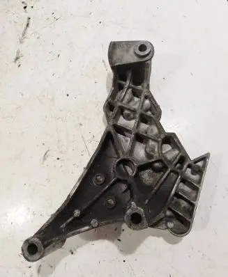 Volkswagen PASSAT B6 Engine mounting bracket 03G199207E V150