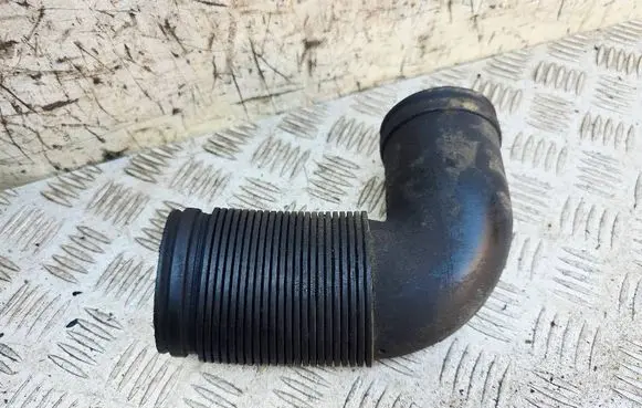 BMW 5 E39 Air intake duct part 1744461