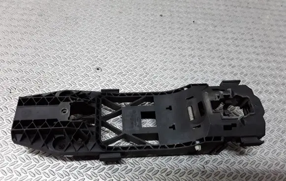 Rear door exterior handle/bracket