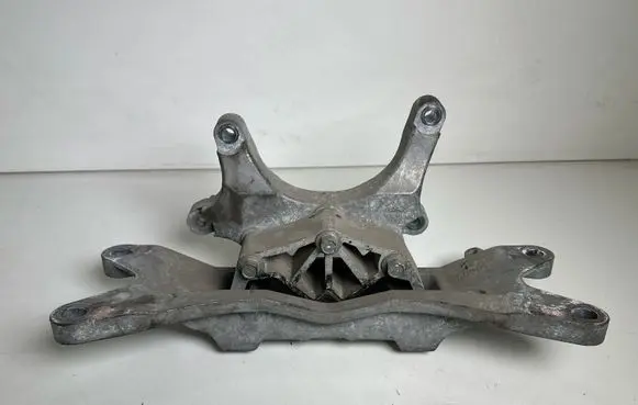 Ford Mustang VI Gearbox mounting bracket JR3C6068AB