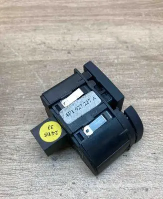 Audi A6 S6 C6 4F Glove box opening button 4F1927227A 240533