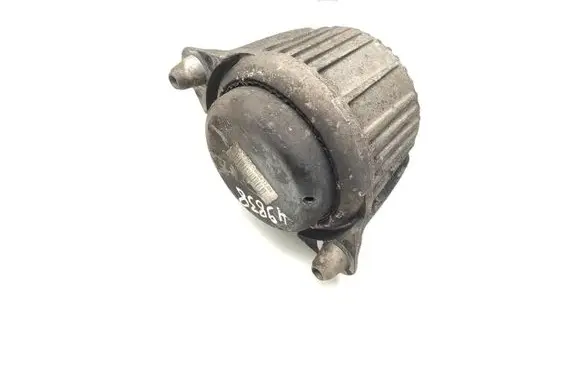 Mercedes-Benz C W204 Engine mount bracket A2042400417