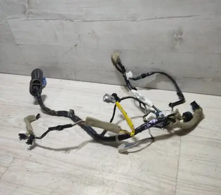 Suzuki Vitara (LY) Front door wiring loom 3675686R10