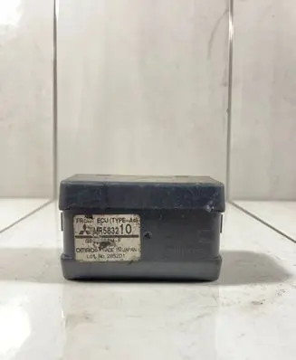 Mitsubishi Pajero Coolant fan relay 2852D1 MR583210