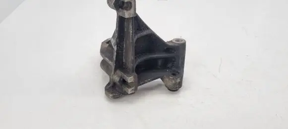 Volkswagen PASSAT B4 Power steering pump mounting bracket 028145531C