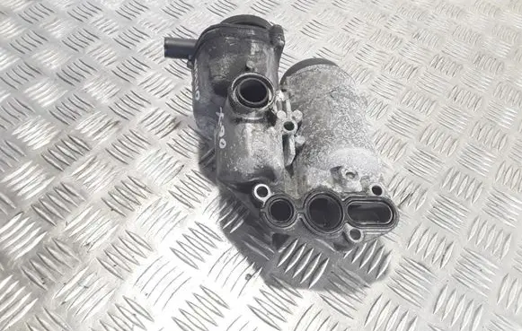 Volvo XC90 Oil filter mounting bracket 6740273266