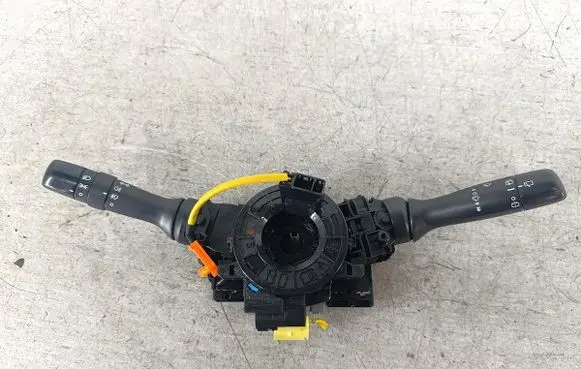 Toyota Yaris Wiper turn signal indicator stalk/switch