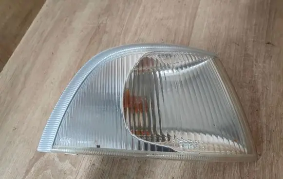 Volvo S40, V40 Front indicator light