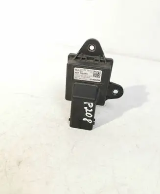 Peugeot 208 Glow plug pre-heat relay 967787168001 F005V01221 20161205