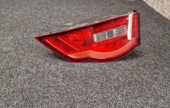 Jaguar F-Pace Tailgate rear/tail lights HK8315K272AA HK8315K272