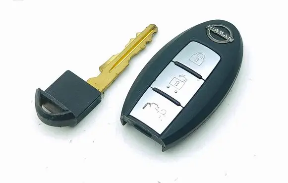 Nissan Leaf II (ZE1) Ignition key/card 