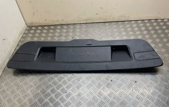 Volkswagen Jetta VI Tailgate trim 5C6867605A