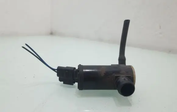 KIA Sportage Windscreen/windshield washer pump 9851025100