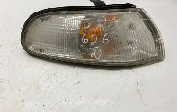 Mazda 626 Front indicator light